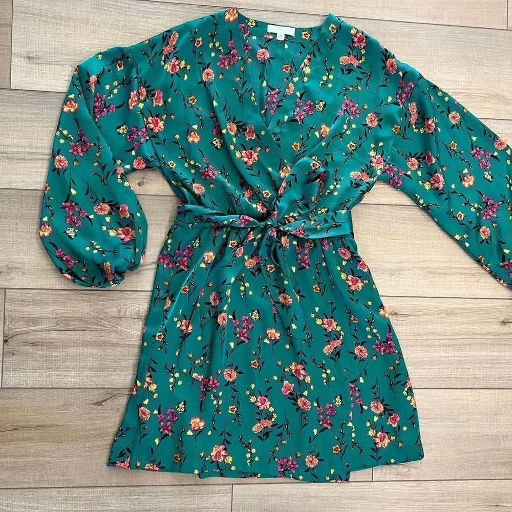 Women's SOCIALITE Green‎ Floral WRAP DRESS M Medium Silky Cottagecore  Wedding